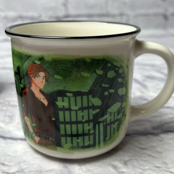 Illumicrate Cut & Carve Jade City Black and Green Mug - Picture 7 of 9